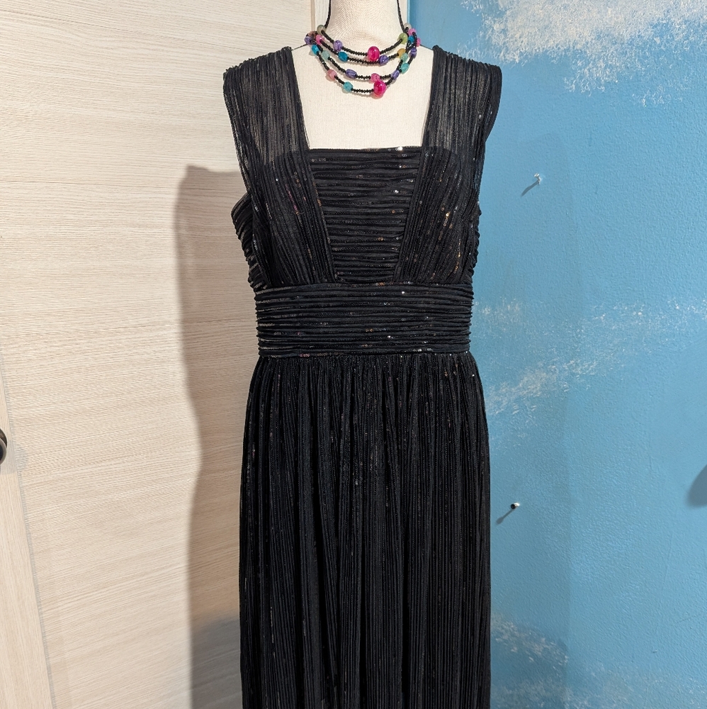 Halston Elegant Black Evening Dress